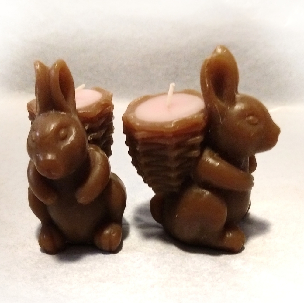 Pair of bunny rabbit candles with baskets - Picture 1 of 6